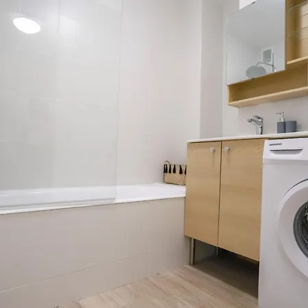 Apartment Chez Lou Proche Du Moderne