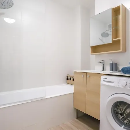 Chez Lou Proche Du Moderne Apartmán *