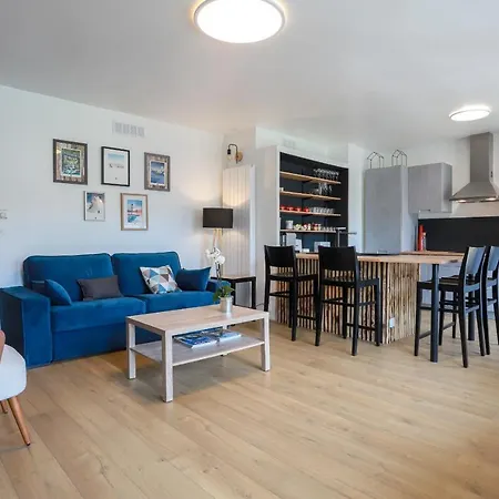 Chez Lou Proche Du Moderne